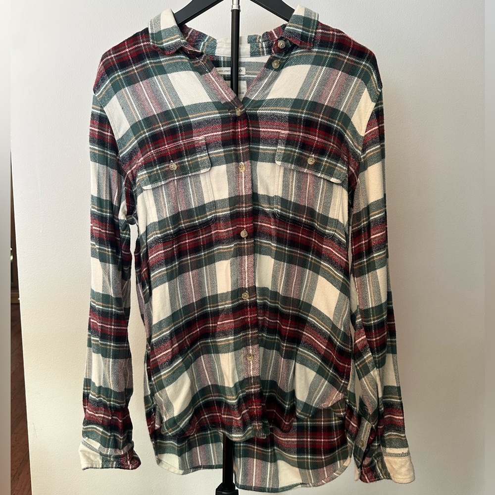 American Eagle Ahh-mazingly Soft Plaid Button-Up Shirt